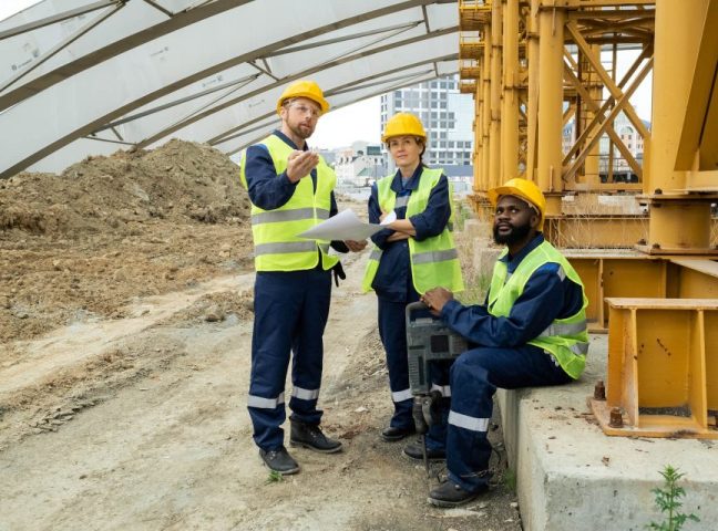 construction-workers-working-in-team-2021-09-24-03-45-33-utc