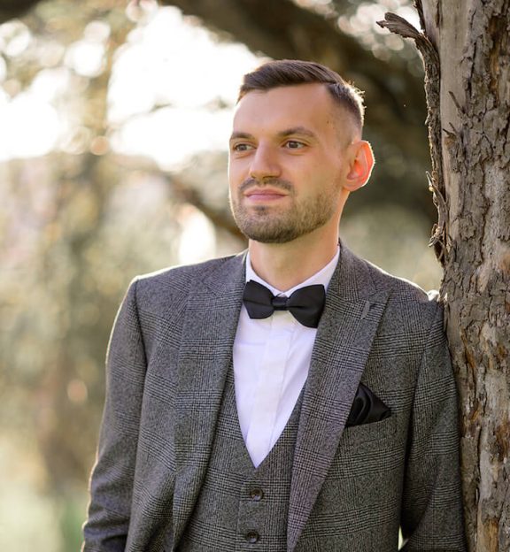 portrait-of-the-groom-on-his-wedding-day-2022-06-01-19-21-59-utc